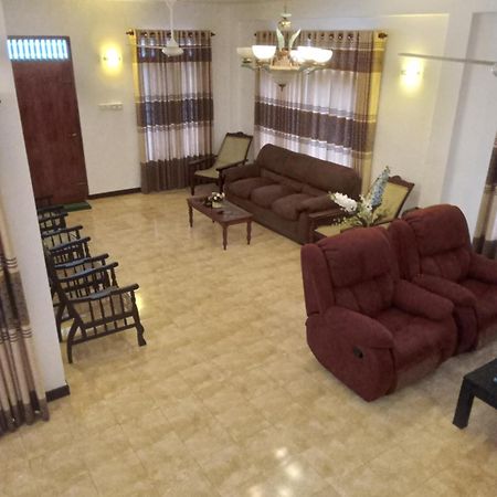 Sky Bloom Bed & Breakfast Homagama Exterior photo