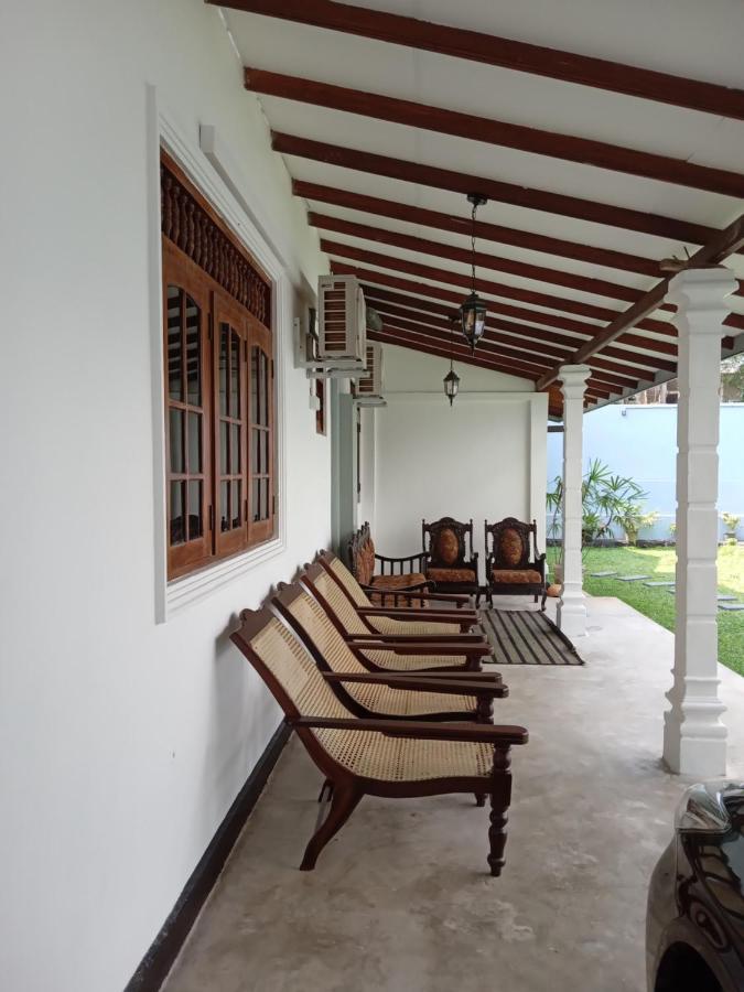 Sky Bloom Bed & Breakfast Homagama Exterior photo