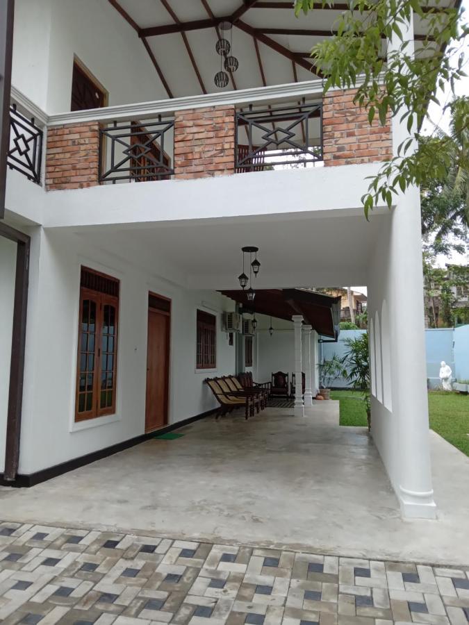 Sky Bloom Bed & Breakfast Homagama Exterior photo
