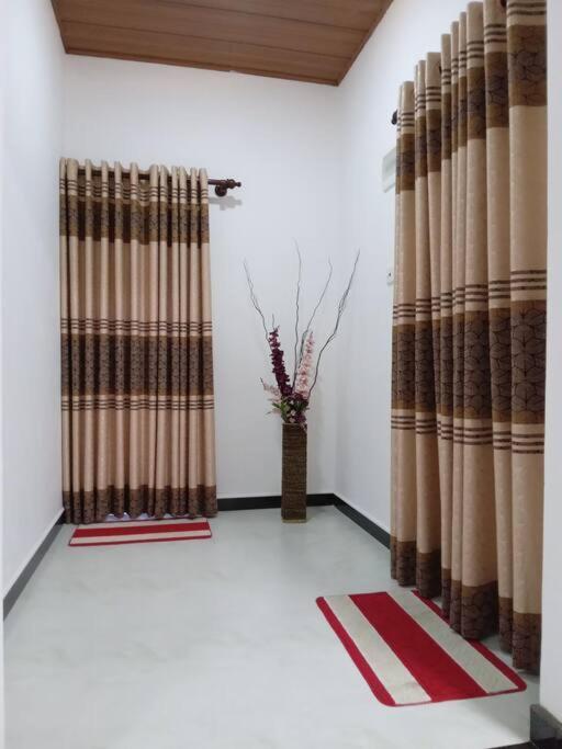Sky Bloom Bed & Breakfast Homagama Exterior photo